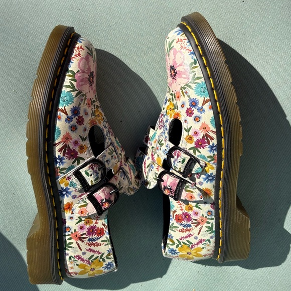 Dr. Martens Wanderlust Mary Jane - Picture 4 of 6